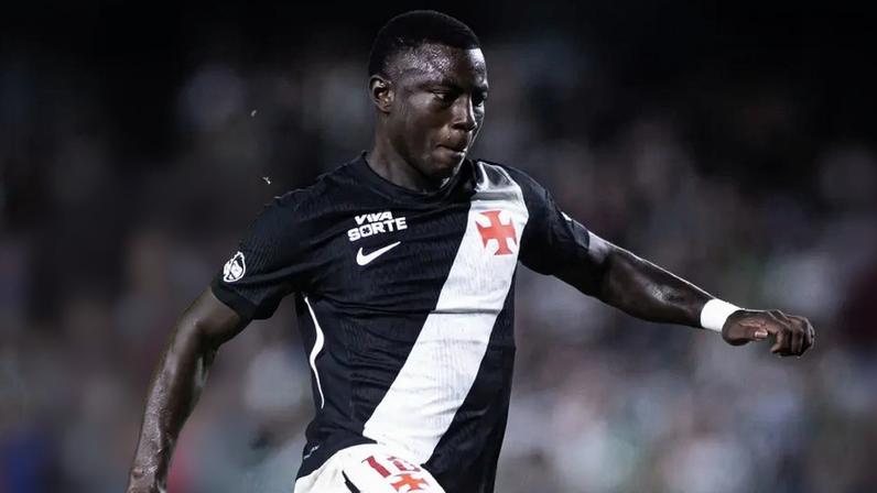 Marino Hinestroza na partida entre Coritiba x Vasco (Foto: Matheus Lima/Vasco)