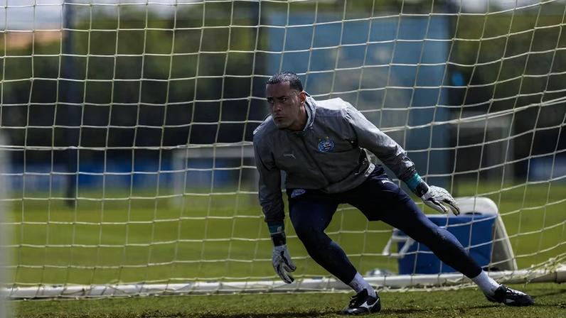 Léo Vieira em treino do Bahia — Foto: Rafael Rodrigues / EC Bahia