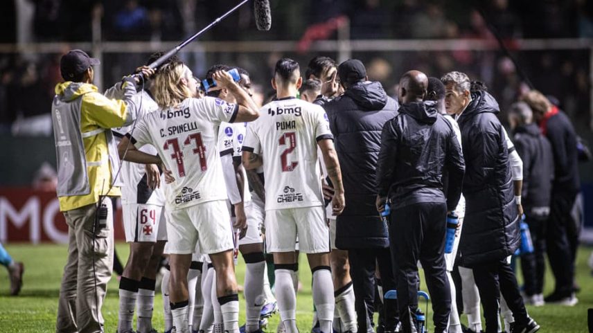 Internacional e Vasco medem forças no Beira-Rio em confronto direto pelo pelotão de cima do Brasileirão (Foto: Matheus Lima / Vasco)