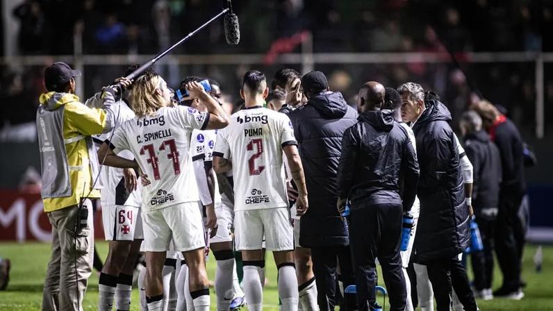 Jogadores do Vasco na partida contra o Barracas Central (Foto: Matheus Lima/Vasco)