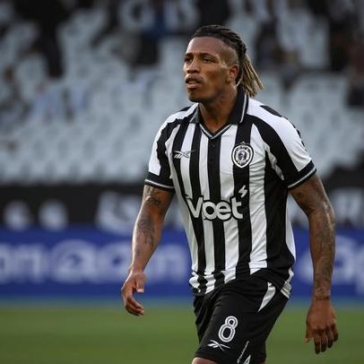 Risco de lesão e interesse de Palmeiras e Flamengo tiram Danilo do Botafogo