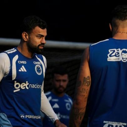 Cruzeiro encerra preparação para clássico e divulga provável escalação