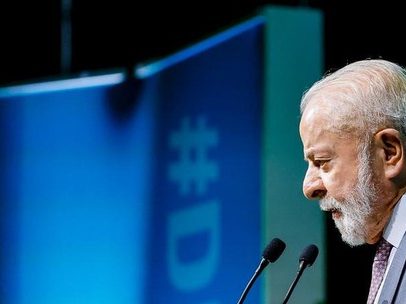 Lula viaja a Washington com cinco ministros e diretor-geral da PF
