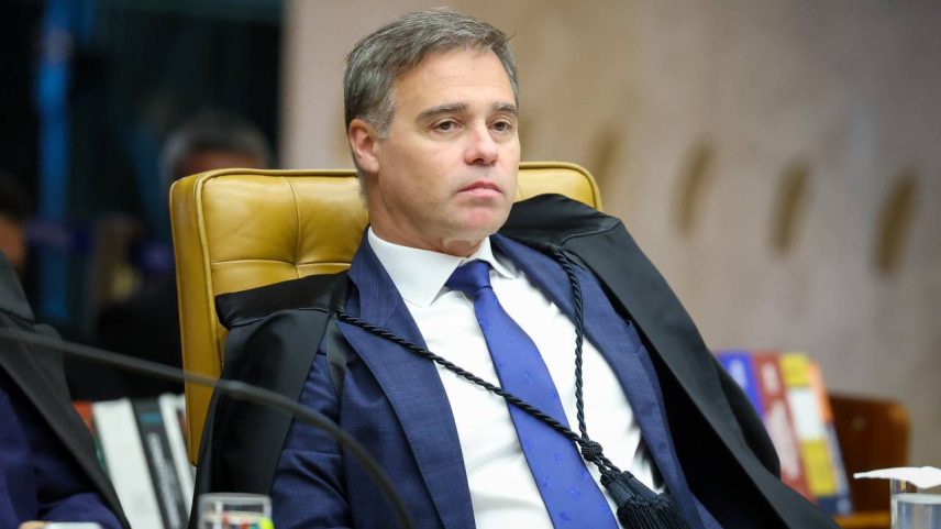 O ministro André Mendonça, durante sessão do STF