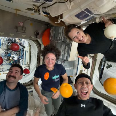 Entrega de alimentos frescos à Estação Espacial chega com suprimentos