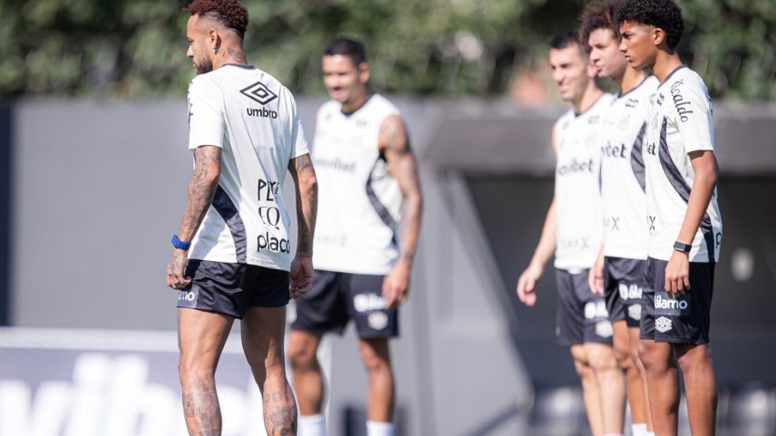 Neymar e Robinho Jr. em treino do Santos — Foto: Raul Baretta/ Santos FC