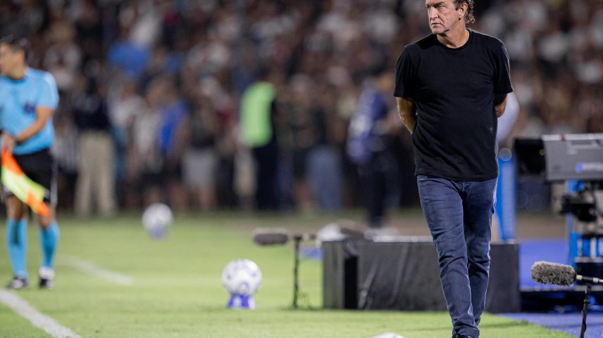 Cuca em Recoleta x Santos — Foto: Raul Baretta/Santos FC