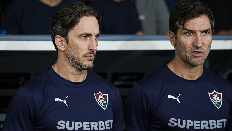 Zubeldía no jogo entre Fluminense e Vitória (Foto: Lucas Merçon/ Fluminense FC)
