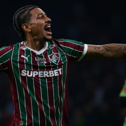 Fluminense volta com John Kennedy ao time titular