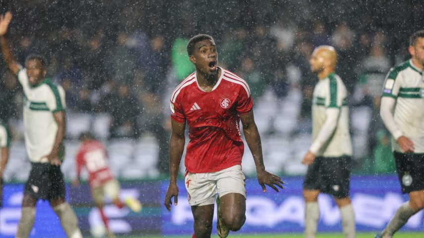 Félix Torres garantiu o empate do Inter nos acréscimos — Foto: Ricardo Duarte/Divulgação, Internacional