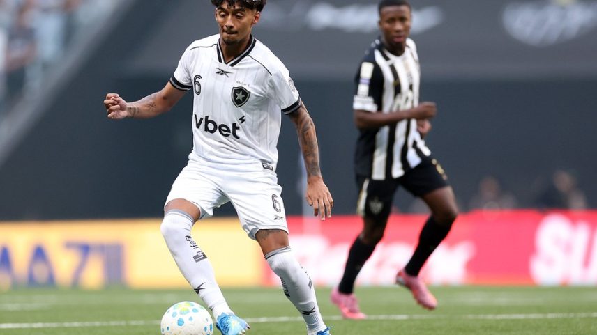 Insistência do Botafogo é premiada em tarde de oscilações contra o Galo