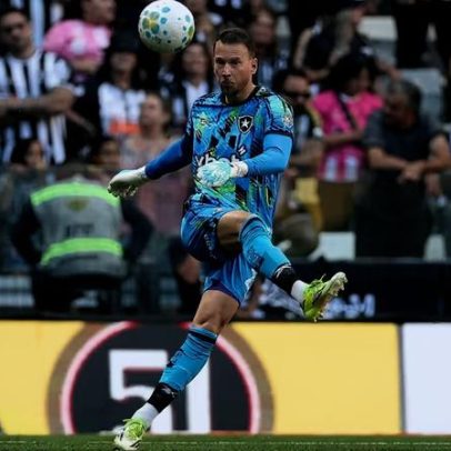 Neto faz primeira grande atuação após reintegração ao Botafogo