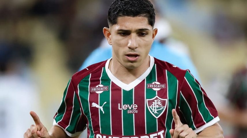 Savarino comemora gol pelo Fluminense (Foto: Marcelo Gonçalves/ Fluminense FC)