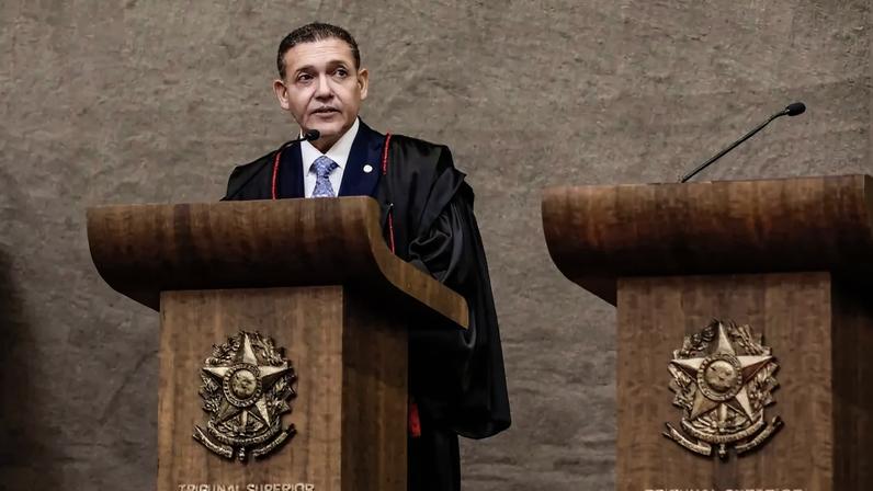MENSAGENS - O novo presidente da Corte em sua posse: elogios ao sistema de votação e compromisso com a defesa da democracia