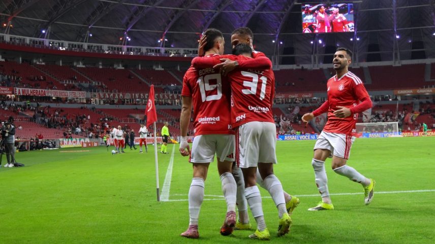 Jogadores do Inter comemoram gol de Borré contra o Athletic — Foto: Ricardo Duarte/ Internacional