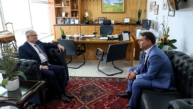 Edson Fachin e Flávio Bolsonaro