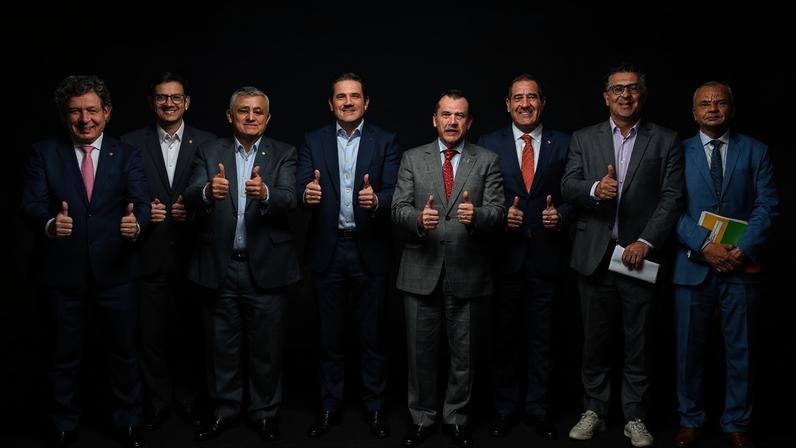 Brasília (DF), 13/05/2026 - Governo e Câmara acordam fim da 6x1 e jornada de 40 horas semanais. Presidente da Câmara dos Deputados, Hugo Motta, ministros do governo Lula e lideranças da Câmara dos Deputados acordaram que a Proposta de Emenda à Constituição (PEC) do fim da escala 6x1 deve contar com descanso remunerado de dois dias por semana, por meio da escala 5x2, além de reduzir a jornada semanal das atuais 44 para 40 horas. Foto: Douglas Gomes/CD Presidência