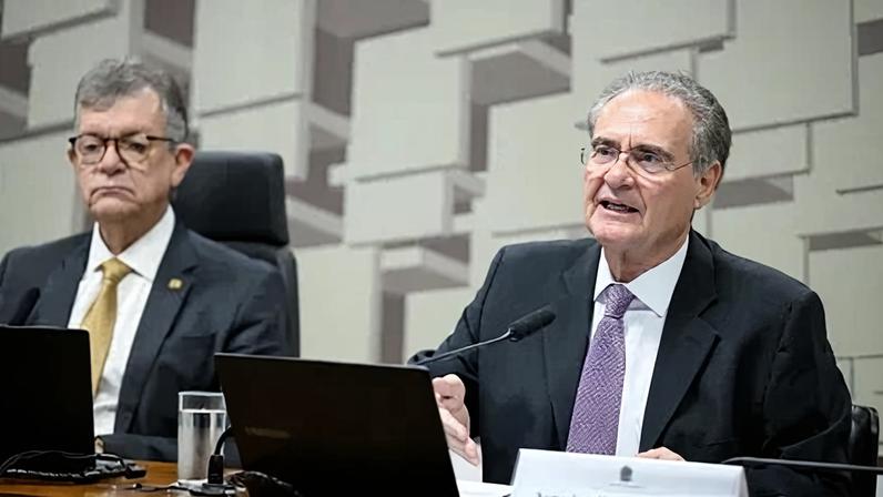Comissão de Assuntos Econômicos (CAE) reunião deliberativa para apreciar o PL 5.122/2023, que Autoriza a utilização do Fundo Social (FS) de que trata a Lei nº 12.351, de 22 de dezembro de 2010, como fonte de recursos para a disponibilização de linha especial de financiamento que especifica.Mesa: vice-presidente da CAE, senador Laércio Oliveira (PP-SE); relator do PL 5122/2023, senador Renan Calheiros (MDB-AL). Foto: Andressa Anholete/Agência Senado