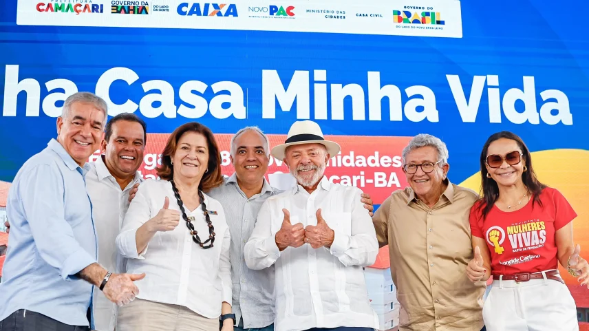 Presidente da República, Luiz Inácio Lula da Silva, durante anúncio de entrega de unidades habitacionais do Residencial Verdes Horizontes I e II, do Programa Minha Casa Minha Vida, na Avenida Industrial Urbano, S/N – Ponto Certo, Camaçari " BA. (Foto: SEAUD / PR)