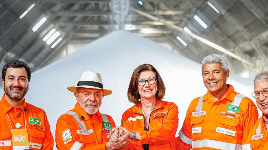 Luiz Inácio Lula da Silva durante visita à Fábrica de Fertilizantes Nitrogenados da Petrobras na Bahia (Fafen-BA).