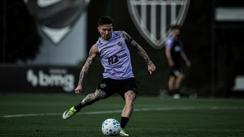 Bernard está de volta ao Atlético-MG — Foto: Paulo Henrique França / Atlético