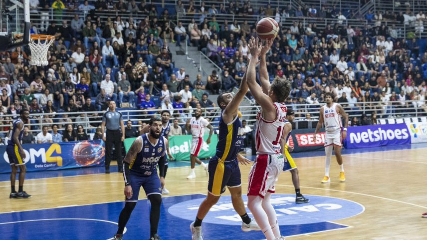 Franca vence Mogi no fim e vai à semifinal e o destaque da partida foi pivô do Mogi, Dikembe, que fez 31 pontos e pegou 11 rebotes. Foi a maior pontuação da carreira dele no NBB. Já pelo lado do Franca, o ala-armador David Jackson, com 20 pontos, foi o maior pontuador do time.