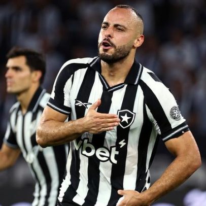 Arthur Cabral volta por cima no Botafogo e realça importância do psicológico