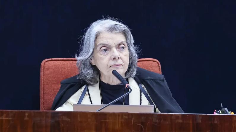 A ministra Cármen Lúcia, durante sessão do STF