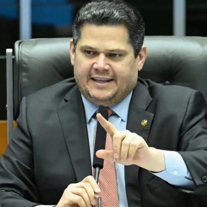 Alcolumbre não lê requerimento da CPMI do Banco Master