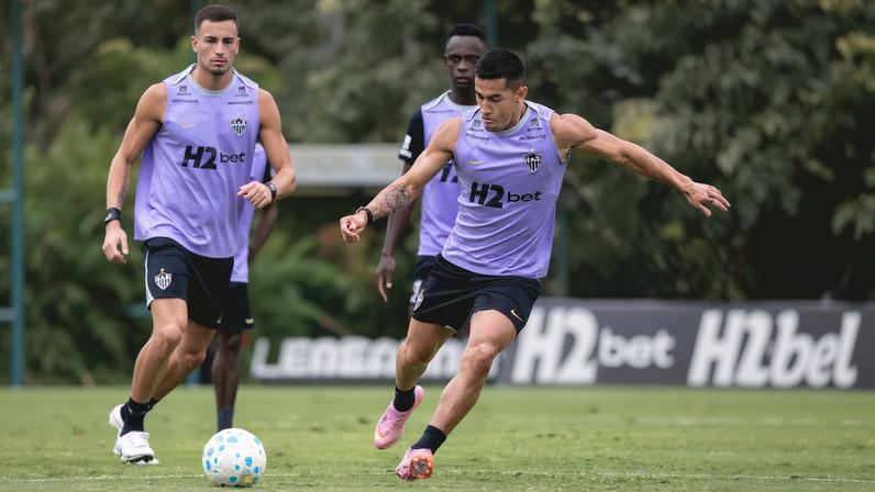 Cuello em treino do Atlético-MG — Foto: Pedro Souza/ Atlético