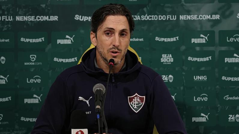 Zubeldía em coletiva pelo Fluminense (Foto: Lucas Merçon/ Fluminense FC)