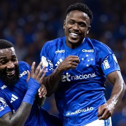 Cruzeiro vence Chapecoense no Mineirão após susto no final