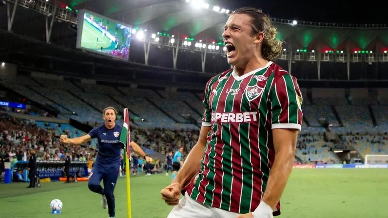 Zubeldía corre atrás de Canobbio para comemorar o gol do Fluminense (Foto: Marcelo Gonçalves/ Fluminense FC)