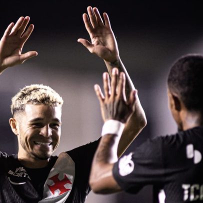 Adson garante vaga de titular no Vasco após aproveitar oportunidades