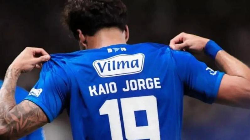 Atacante desbanca Arrascaeta em vitória sobre o a Chapecoense –