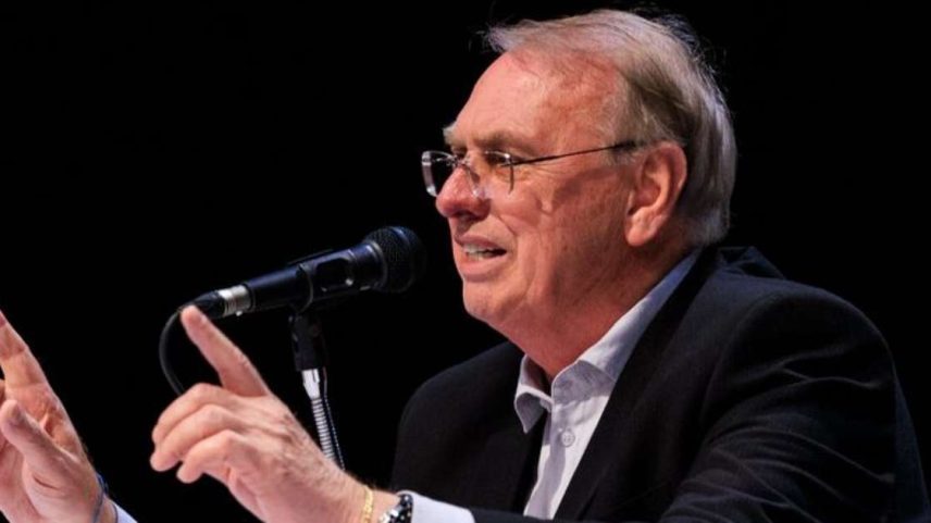 Conselho Deliberativo decide que Osmar Stábile poderá concorrer à reeleição no Corinthians.