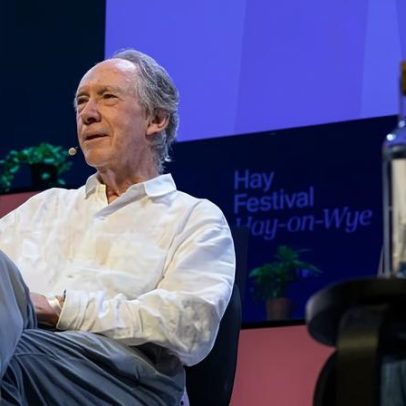 Ian McEwan afirma que o pessimismo é problema maior que mudanças climáticas