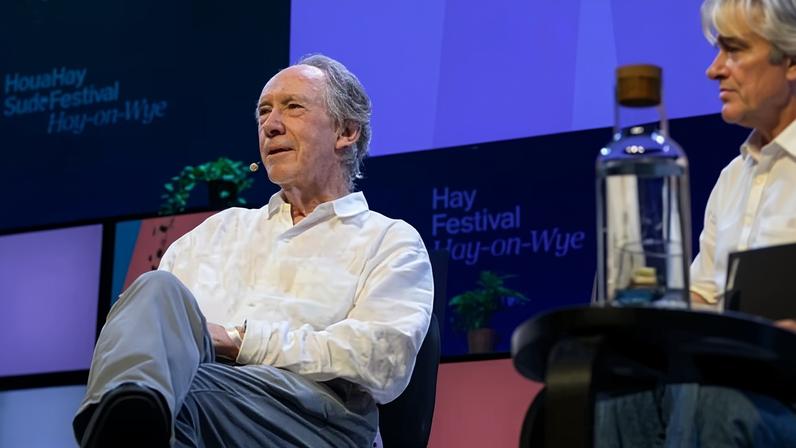 Ian McEwan afirma que o pessimismo é problema maior que mudanças climáticas