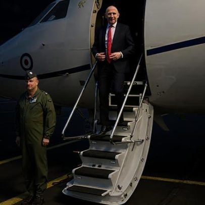 Caça da RAF com o secretário de Defesa tem sinal bloqueado na fronteira russa