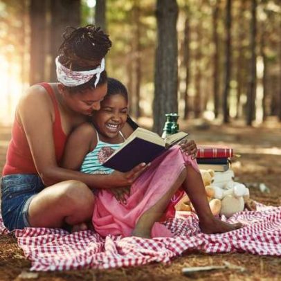 Como incentivar seu filho a ler mais: 5 dicas fora das telas