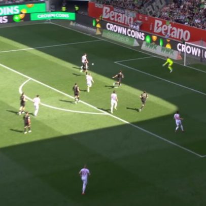Augsburg vence M'gladbach por 3 a 1 na Bundesliga