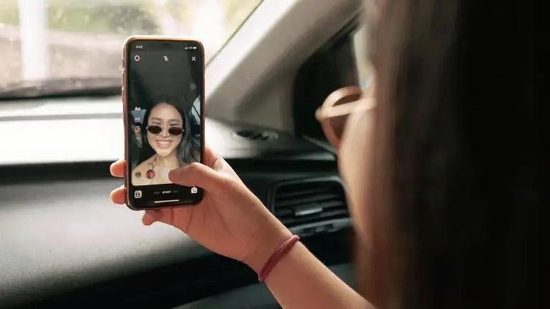 Instagram lança Instants, recurso para compartilhar fotos casuais com amigos próximos; ferramenta promete mais privacidade