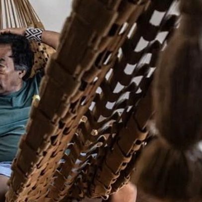 Ailton Krenak critica consumismo, táticas de choque e dormir na rede