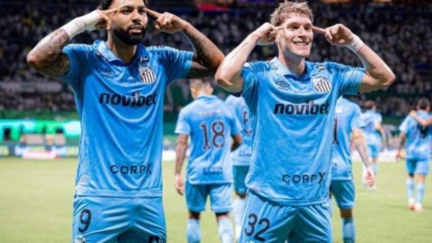 Santistas vibram com o gol de Rollheiser.