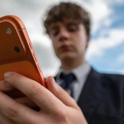Médicos alertam que redes sociais são tão prejudiciais aos jovens quanto o cigarro