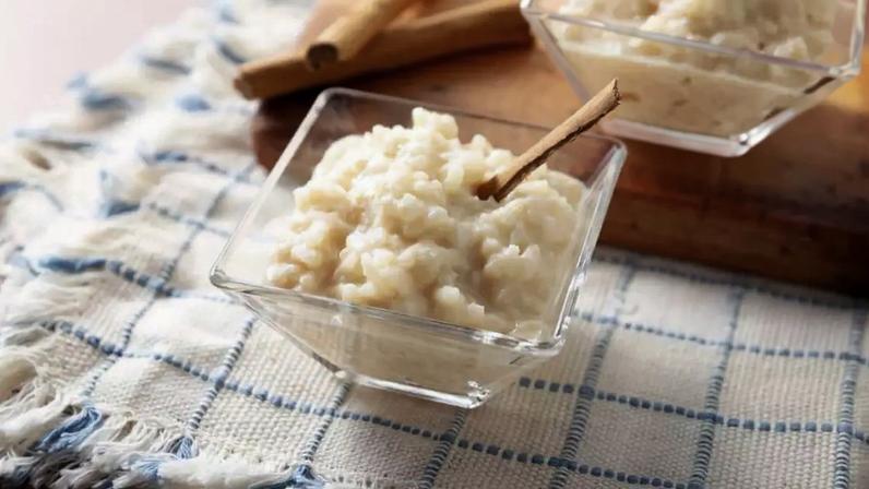 Arroz doce com coco ralado