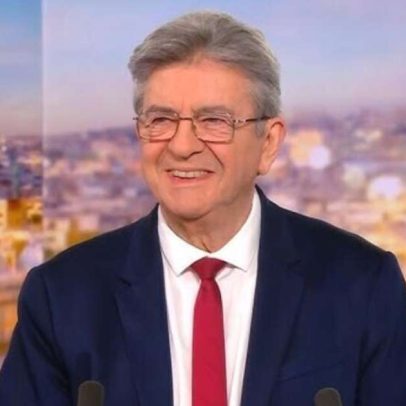 Jean-Luc Mélenchon oficializa candidatura à presidência da França em 2027