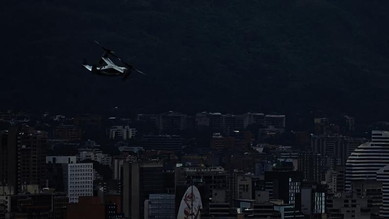 Aviões militares dos Estados Unidos sobrevoam Caracas com autorização do governo venezuelano