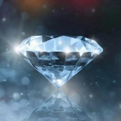 Mulher encontra diamante de 3 quilates em parque dos EUA e explica como se forma