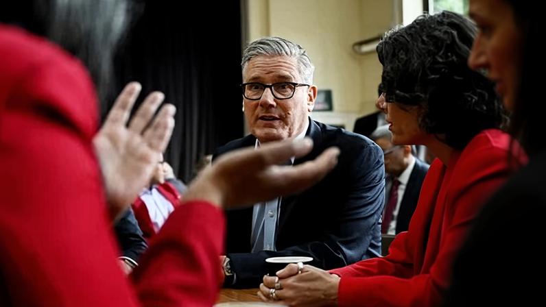 Pressão aumenta sobre Starmer com mais deputados do Labour pedindo renúncia